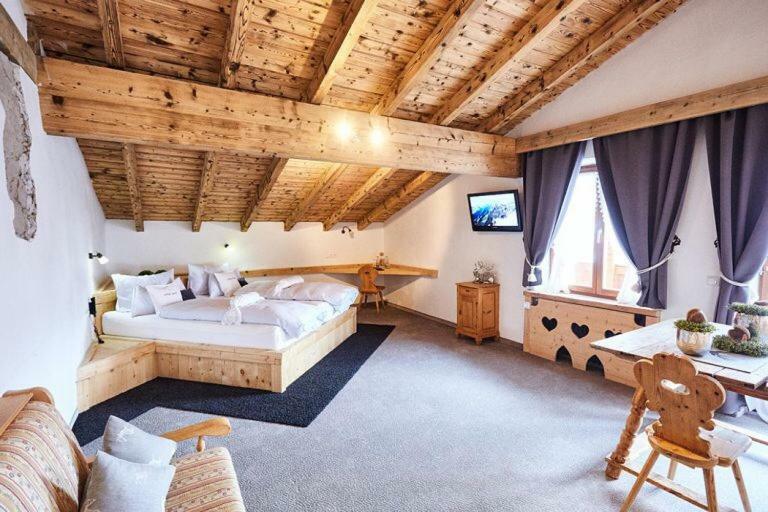 Hotel Garni Eder グミュント・アム・テーガンゼー エクステリア 写真