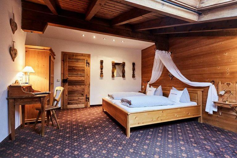 Hotel Garni Eder グミュント・アム・テーガンゼー エクステリア 写真